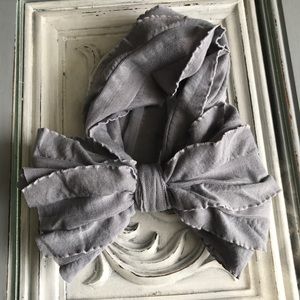 Gray messy bow